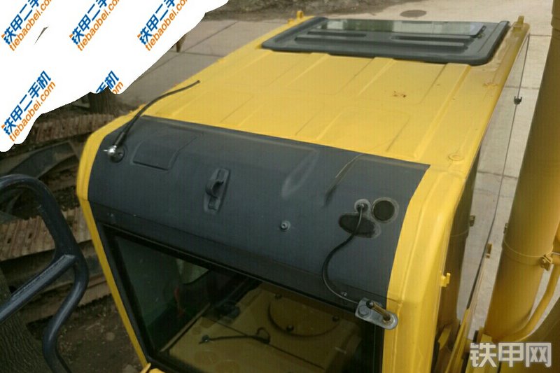 小松PC490LC-10挖掘机局部