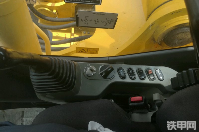 小松PC490LC-10挖掘机局部