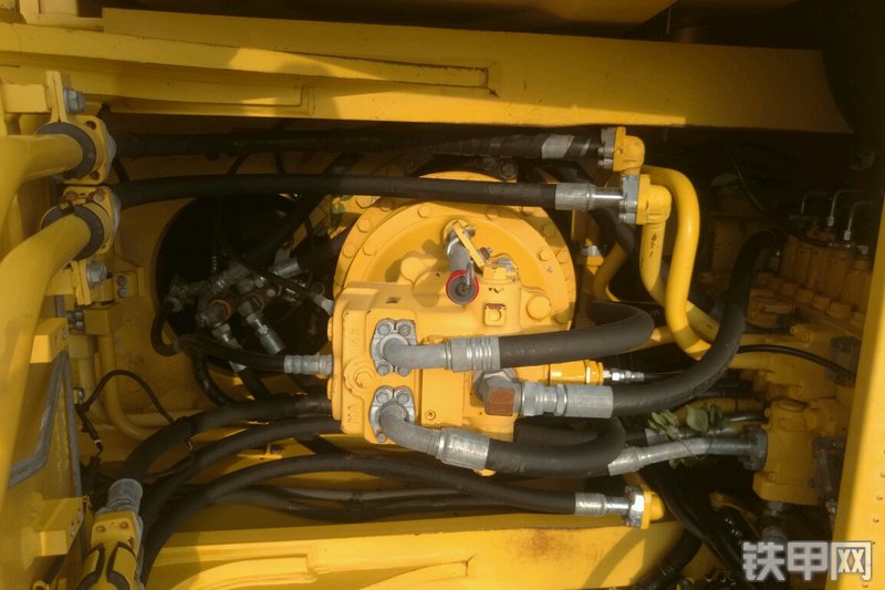 小松PC490LC-10挖掘机局部