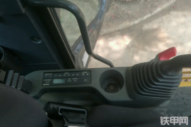 小松PC490LC-10挖掘机局部