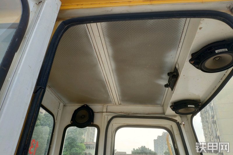 宇辰ZL-16装载机局部