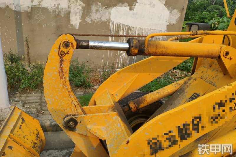 宇辰ZL-16装载机局部