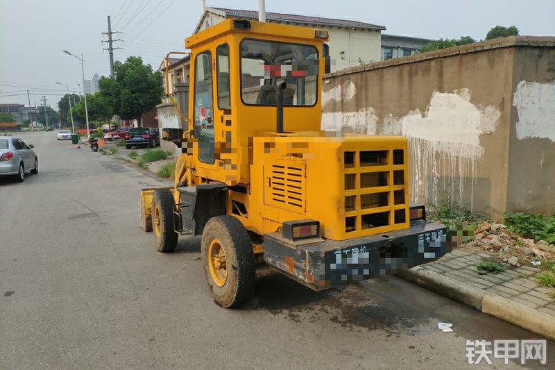 宇辰ZL-16装载机整机外观