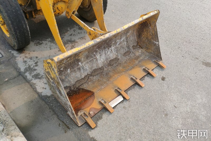 宇辰ZL-16装载机局部