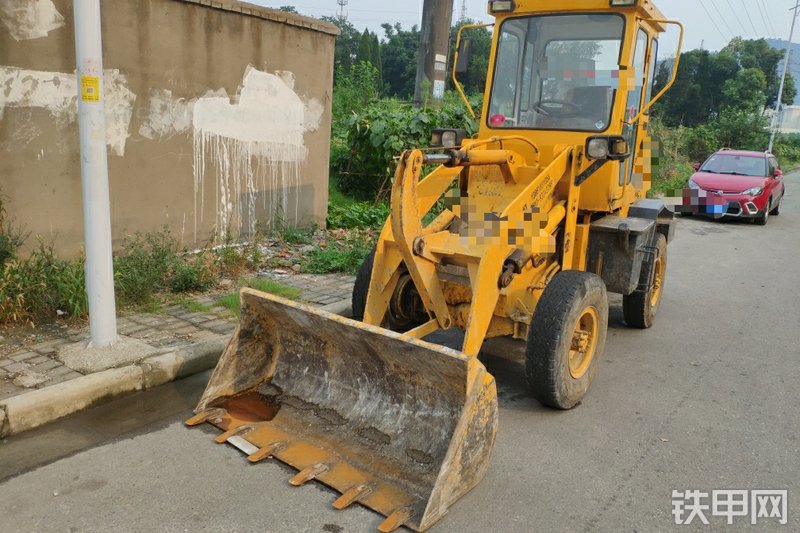 宇辰ZL-16装载机整机外观