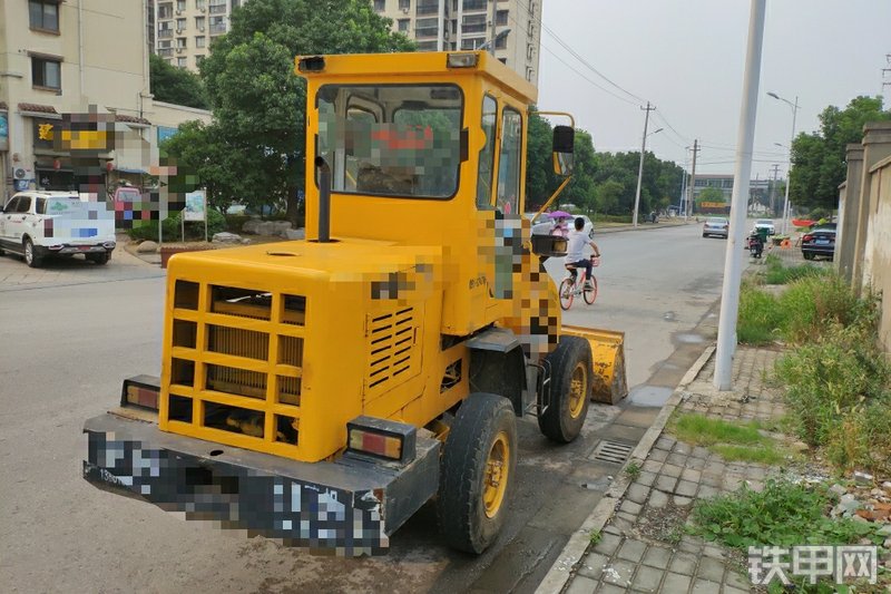 宇辰ZL-16装载机整机外观