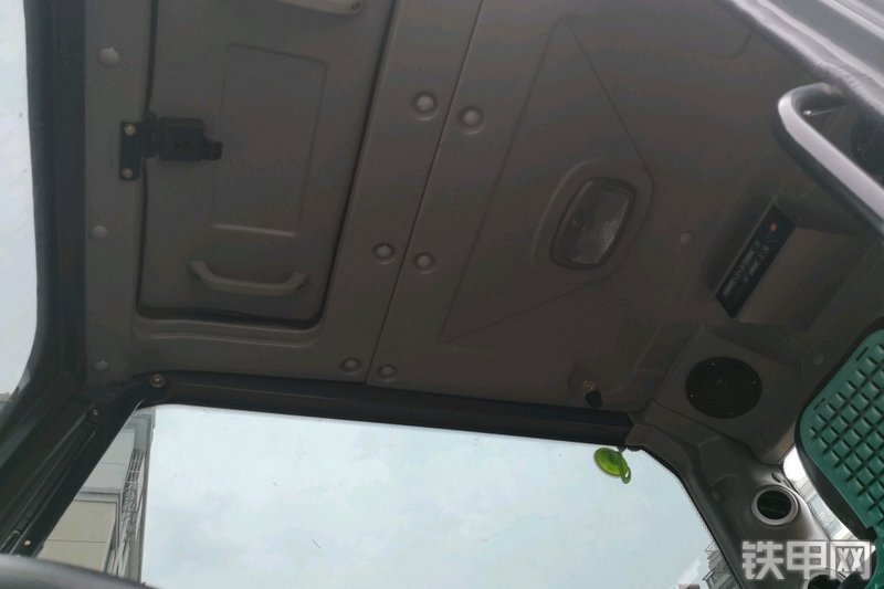 新源XYB75W-9挖掘机局部