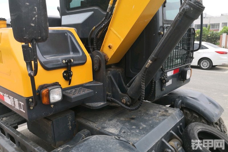 新源XYB75W-9挖掘机局部