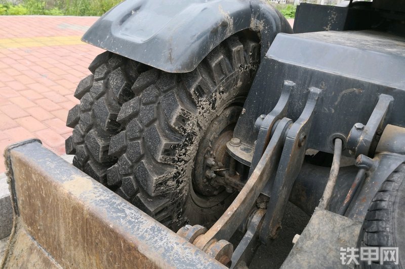 新源XYB75W-9挖掘机局部