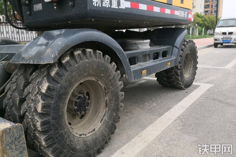 新源XYB75W-9挖掘机局部