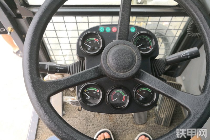 新源XYB75W-9挖掘机局部