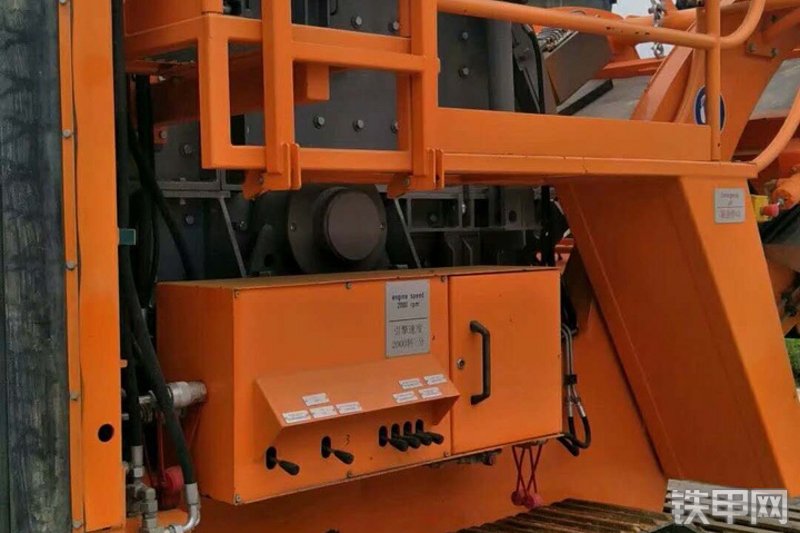 洛克斯特R900移动破碎站局部