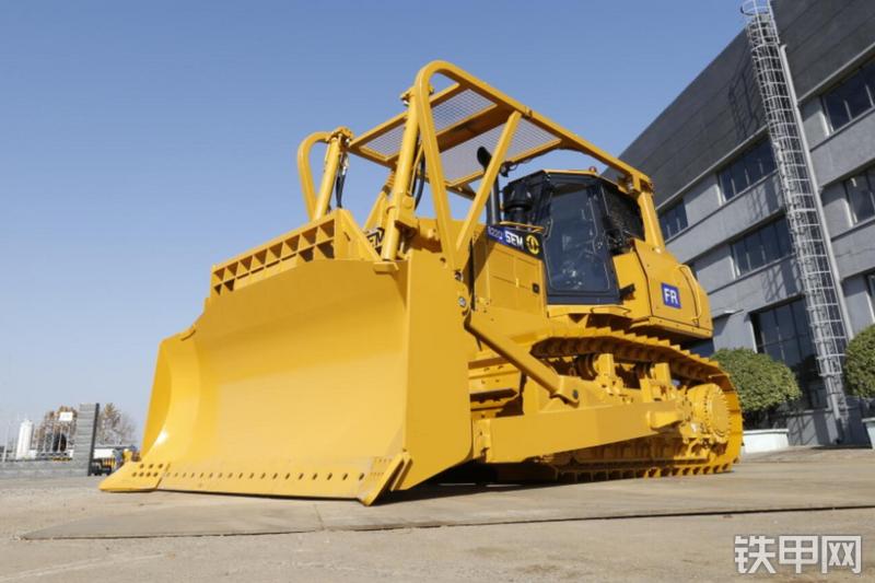 山工sem822d履带式推土机