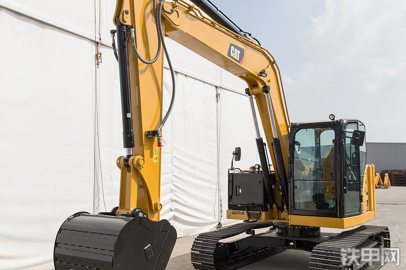 卡特彼勒CAT®310 小型液压挖掘机整机外观