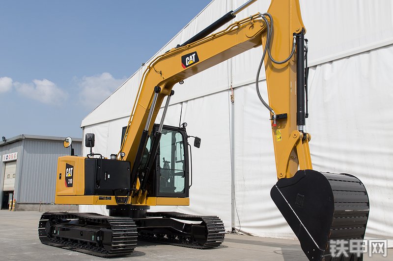 卡特彼勒CAT®310 小型液压挖掘机整机外观