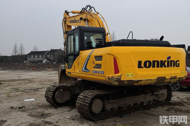 龙工CDM6220挖掘机整机外观