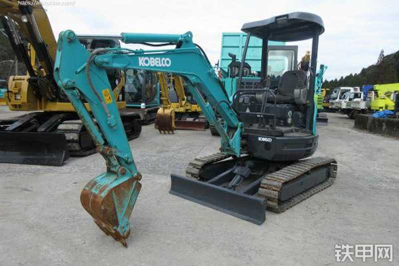 神钢sk27sr5履带式挖掘机