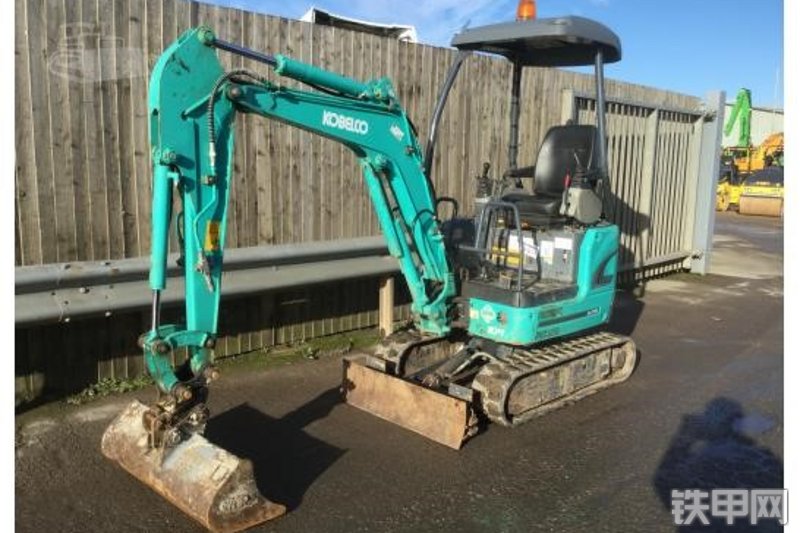 神钢SK17SR-3挖掘机整机外观