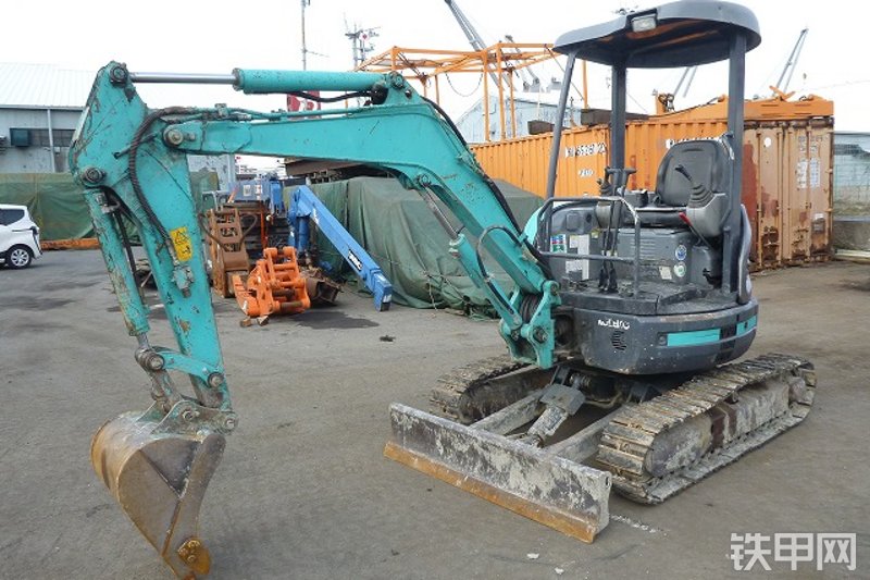 神钢SK27SR-3E挖掘机整机外观