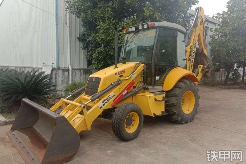 纽荷兰newhollandb95挖掘装载机