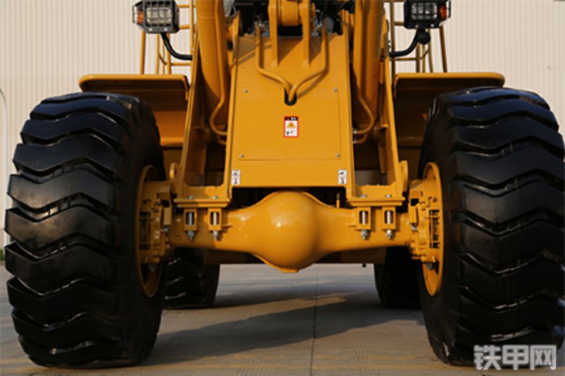 成工CG950K装载机局部