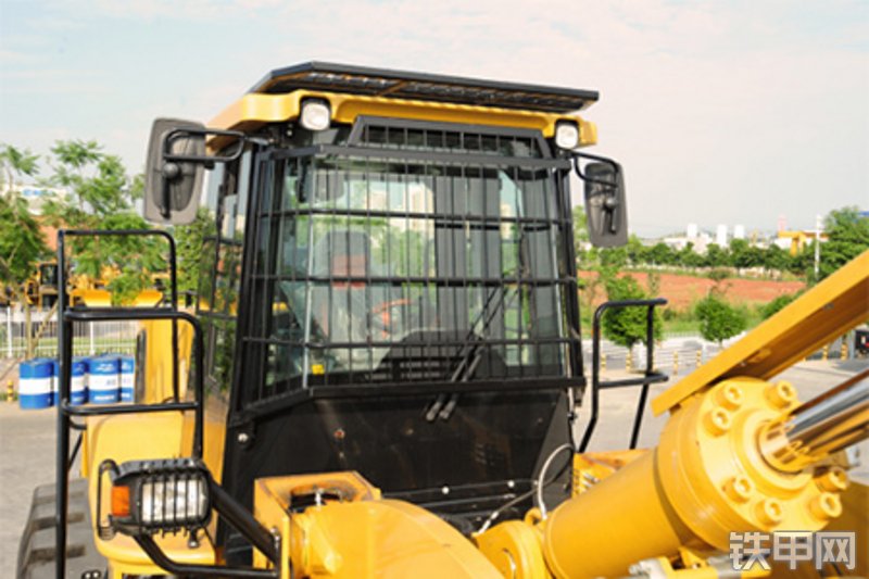 成工CG990K装载机局部