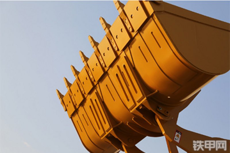 成工CG950K装载机局部