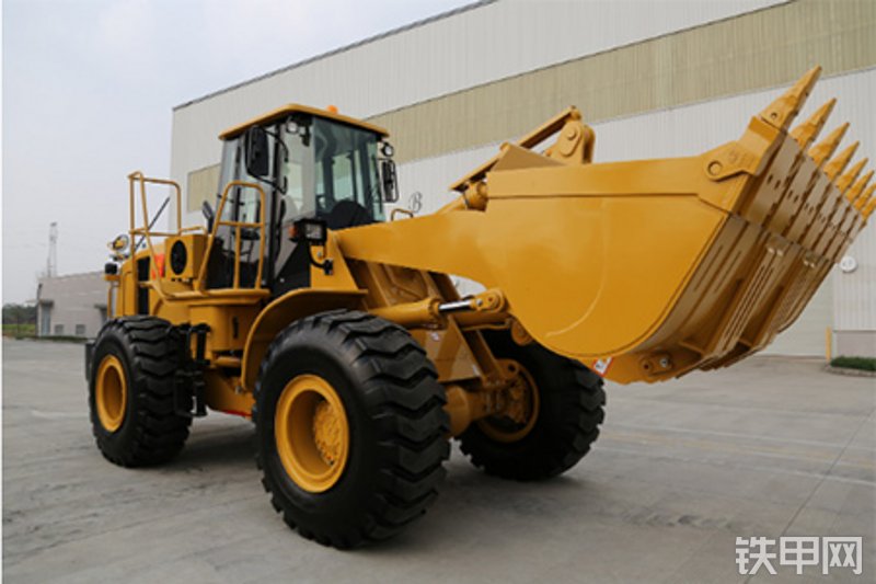 成工CG950K装载机整机外观