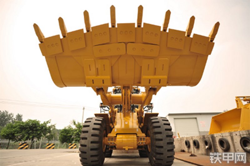 成工CG990K装载机局部