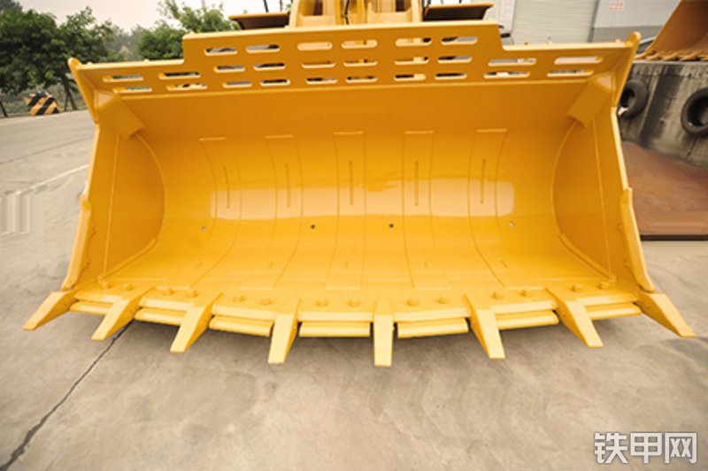 成工CG970K装载机局部