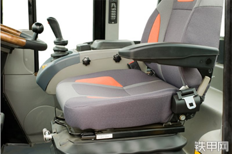 成工CG990K装载机局部