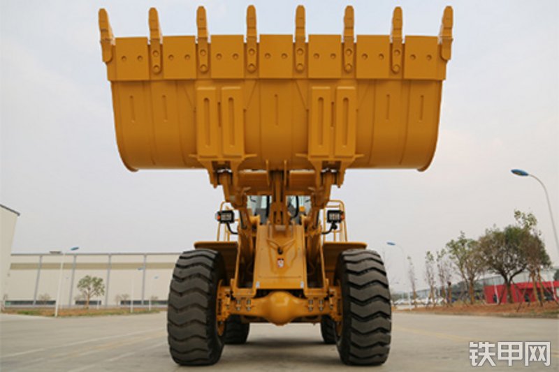 成工CG950K装载机局部