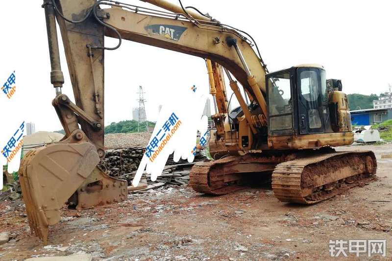 卡特彼勒321BSR挖掘机整机外观