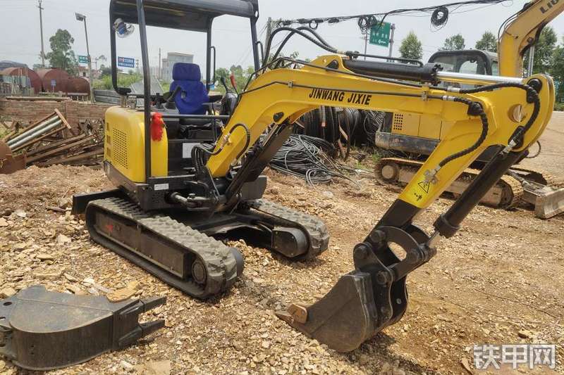 金旺机械30履带式挖掘机