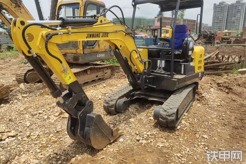 金旺机械30挖掘机整机外观