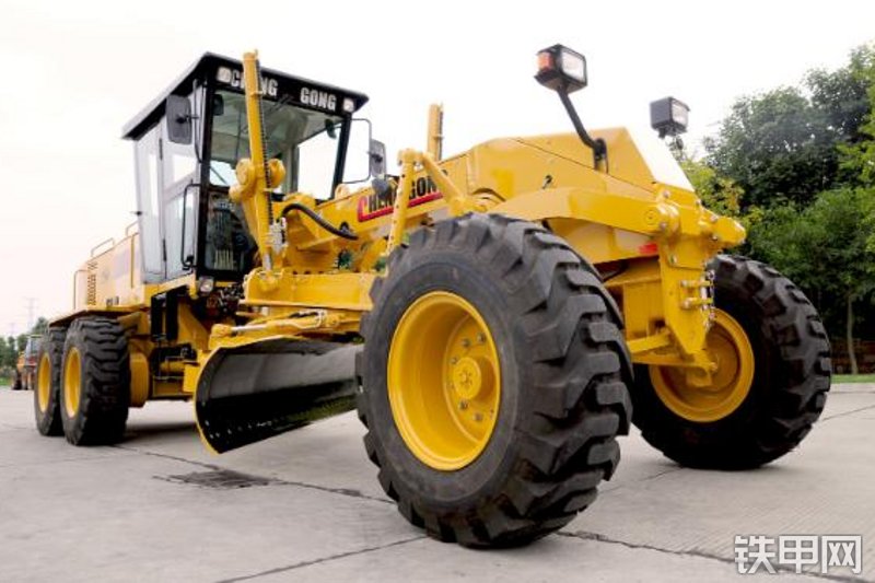 成工MG1320M平地机整机外观