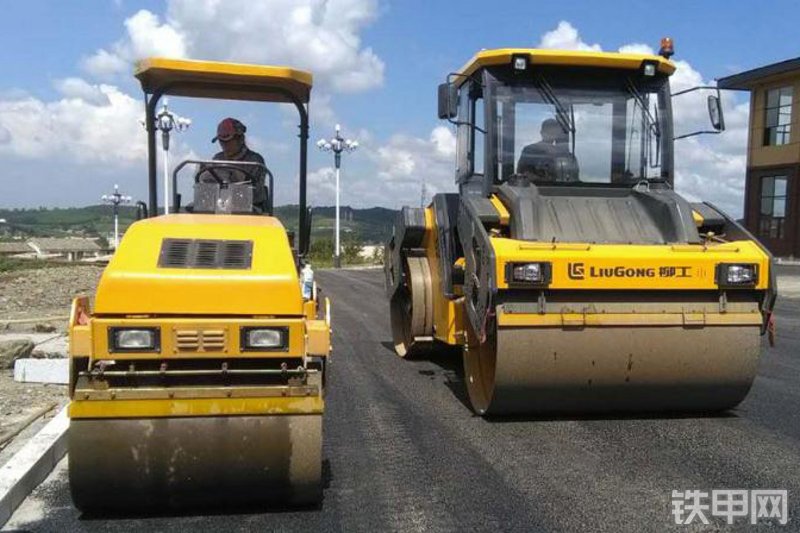 柳工6214E（中频）压路机整机外观