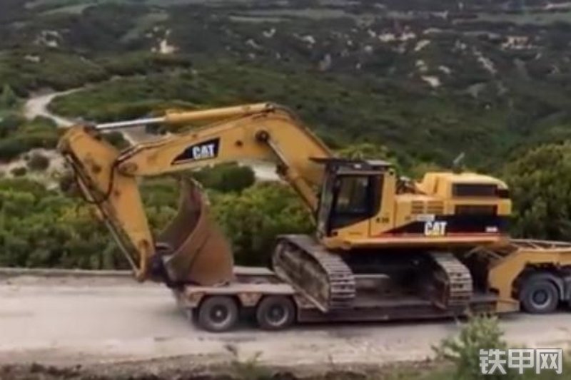 卡特彼勒365B挖掘机整机外观