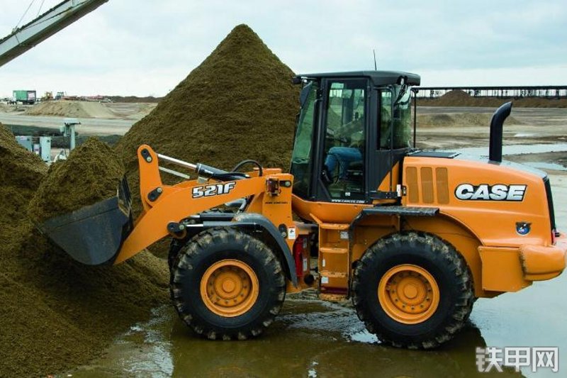 凯斯521F装载机整机外观