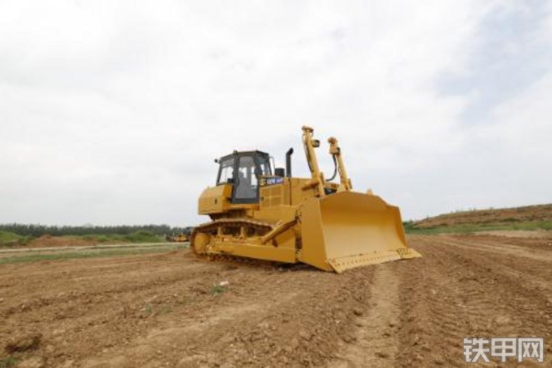 山工sem822d1履带式推土机