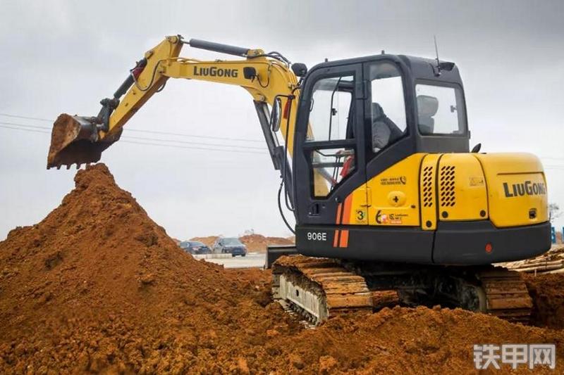 柳工CLG906E挖掘机整机外观