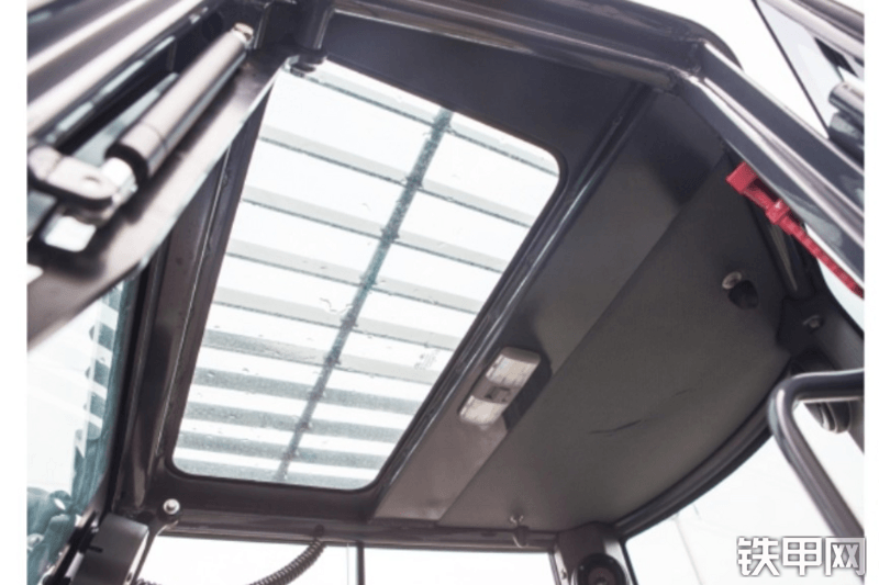 山河智能SWE35UF挖掘机局部