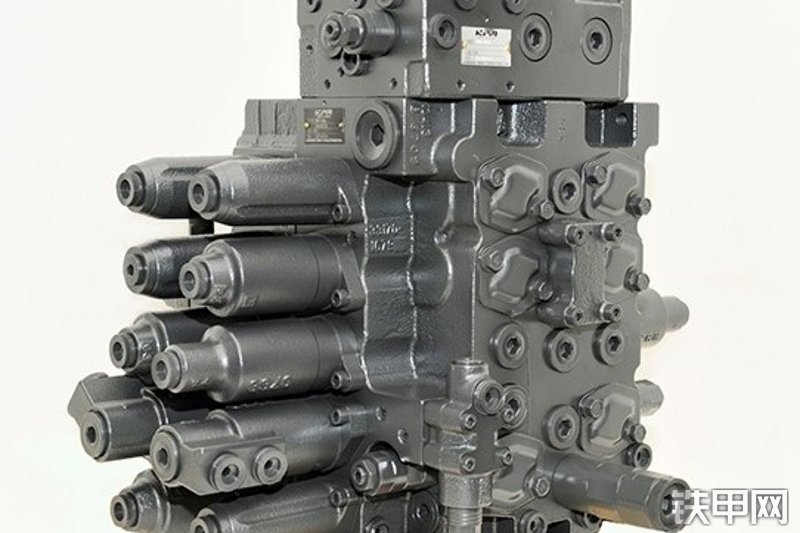 詹阳重工JY622E-D挖掘机局部