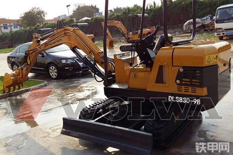 沃尔华DLS830-9B挖掘机整机外观