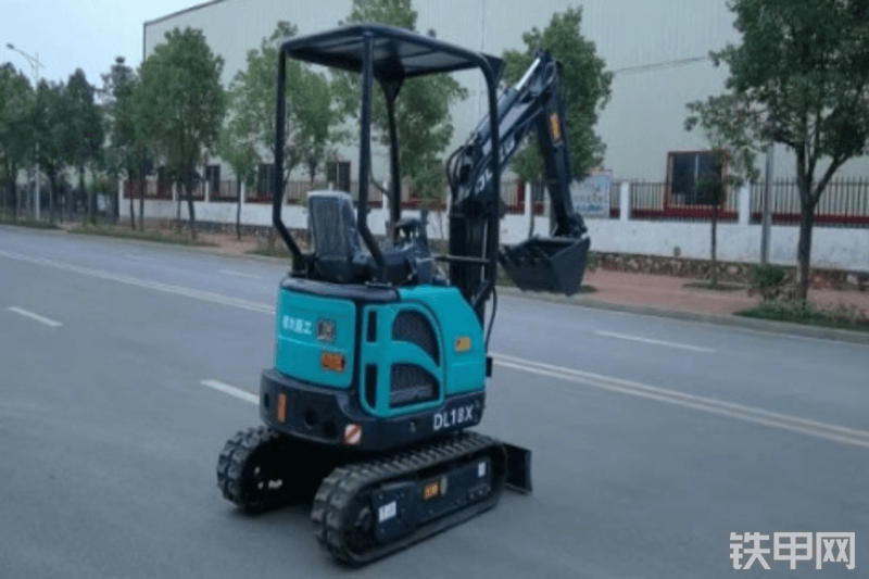 德力DL18X挖掘机整机外观