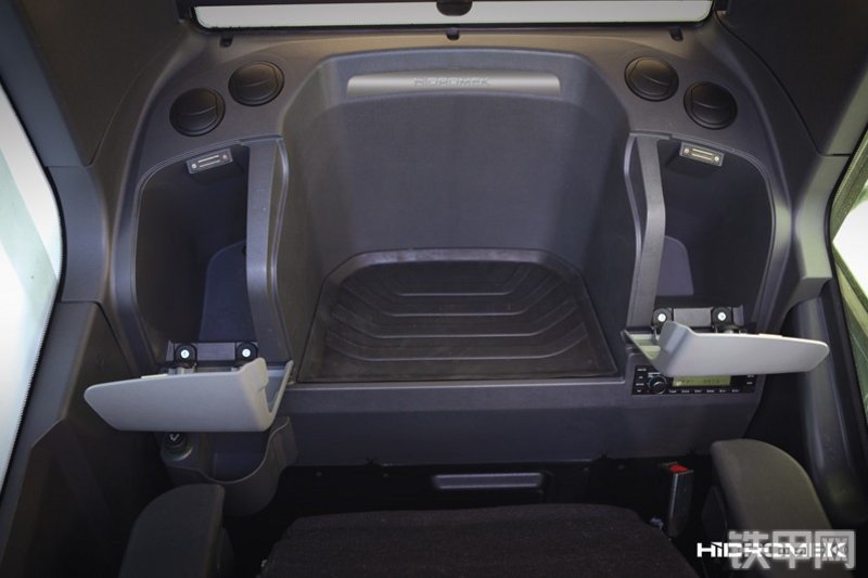 海德堡莱HMK 300 LC PLUS挖掘机局部