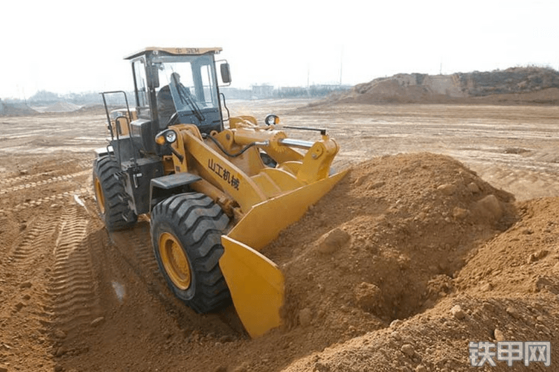 山工SEM663D装载机整机外观