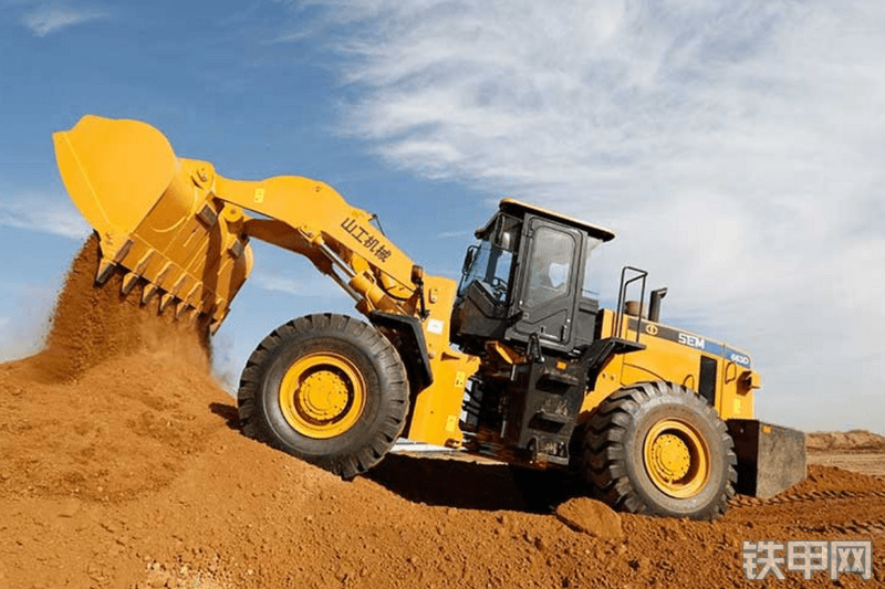 山工SEM663D装载机整机外观