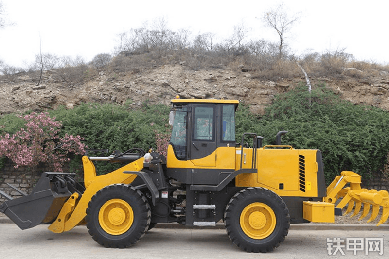 山东威猛SAM938装载机整机外观