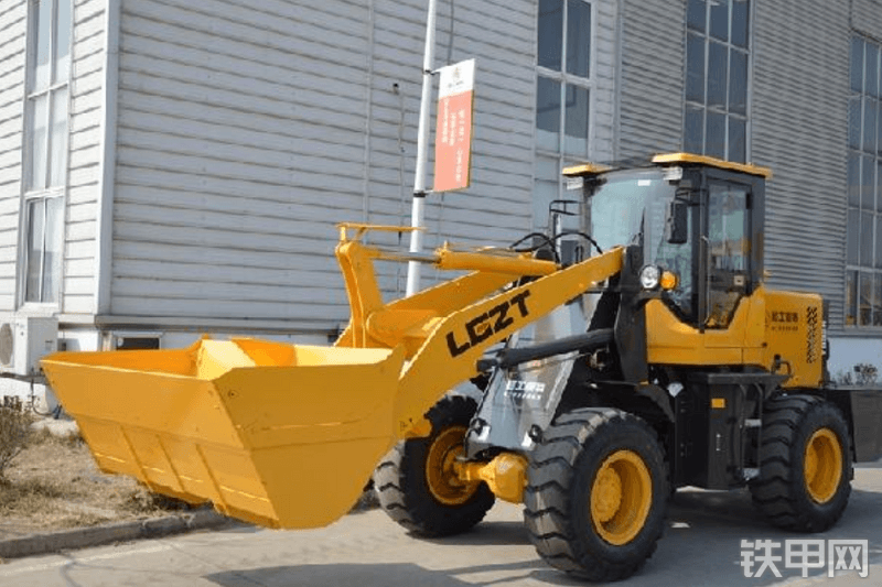 临工重特T933N装载机整机外观